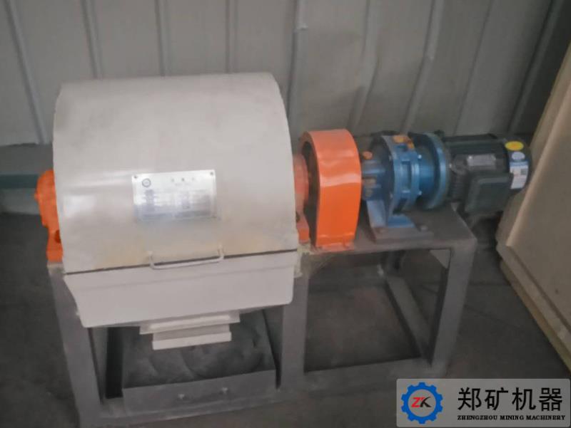 间歇式实验球磨机_compressed.jpg 间歇式实验球磨机_compressed.jpg
